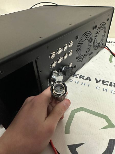 Автомобільний РЕБ "Захисник" на 8 діапазонів (350-1050Мгц; 5.8ГГц) з Ecoflow Delta 2