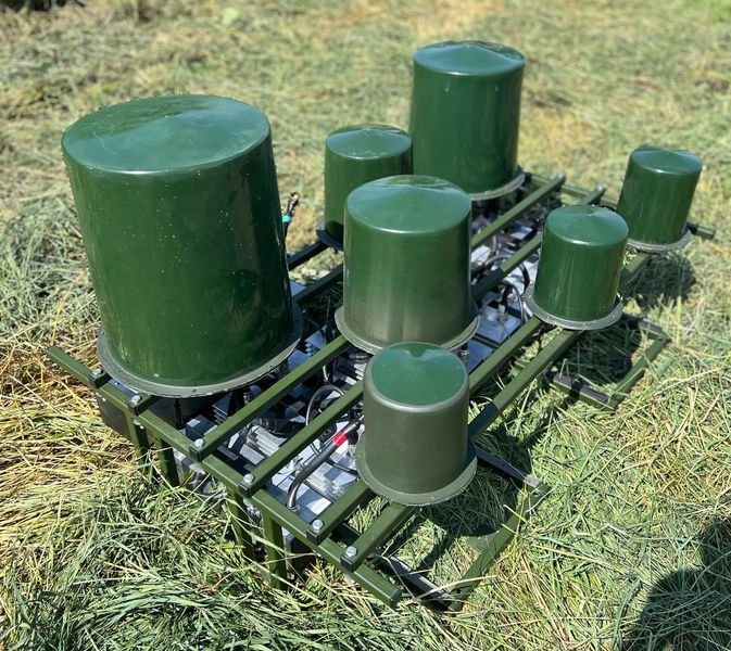 Купольний РЕБ на авто на 3 діапазони (392Мгц &mdash; 720 Мгц)